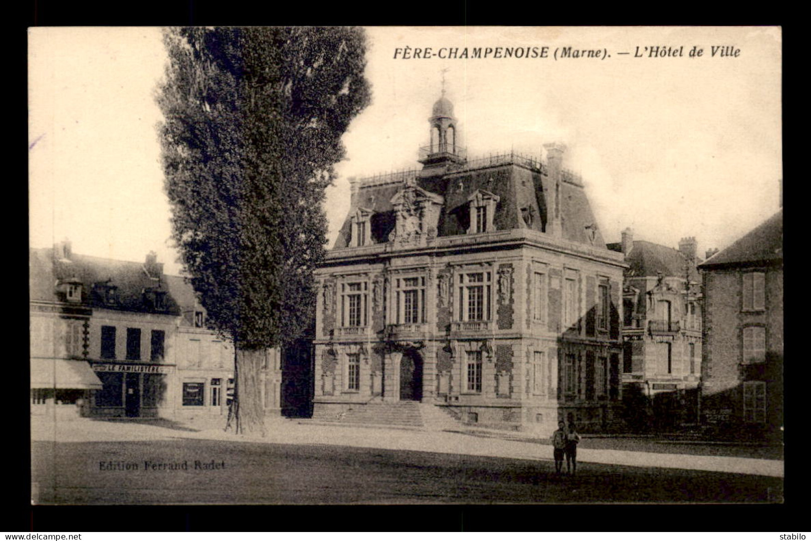 51 - FERE-CHAMPENOISE - L'HOTEL DE VILLE - Fère-Champenoise