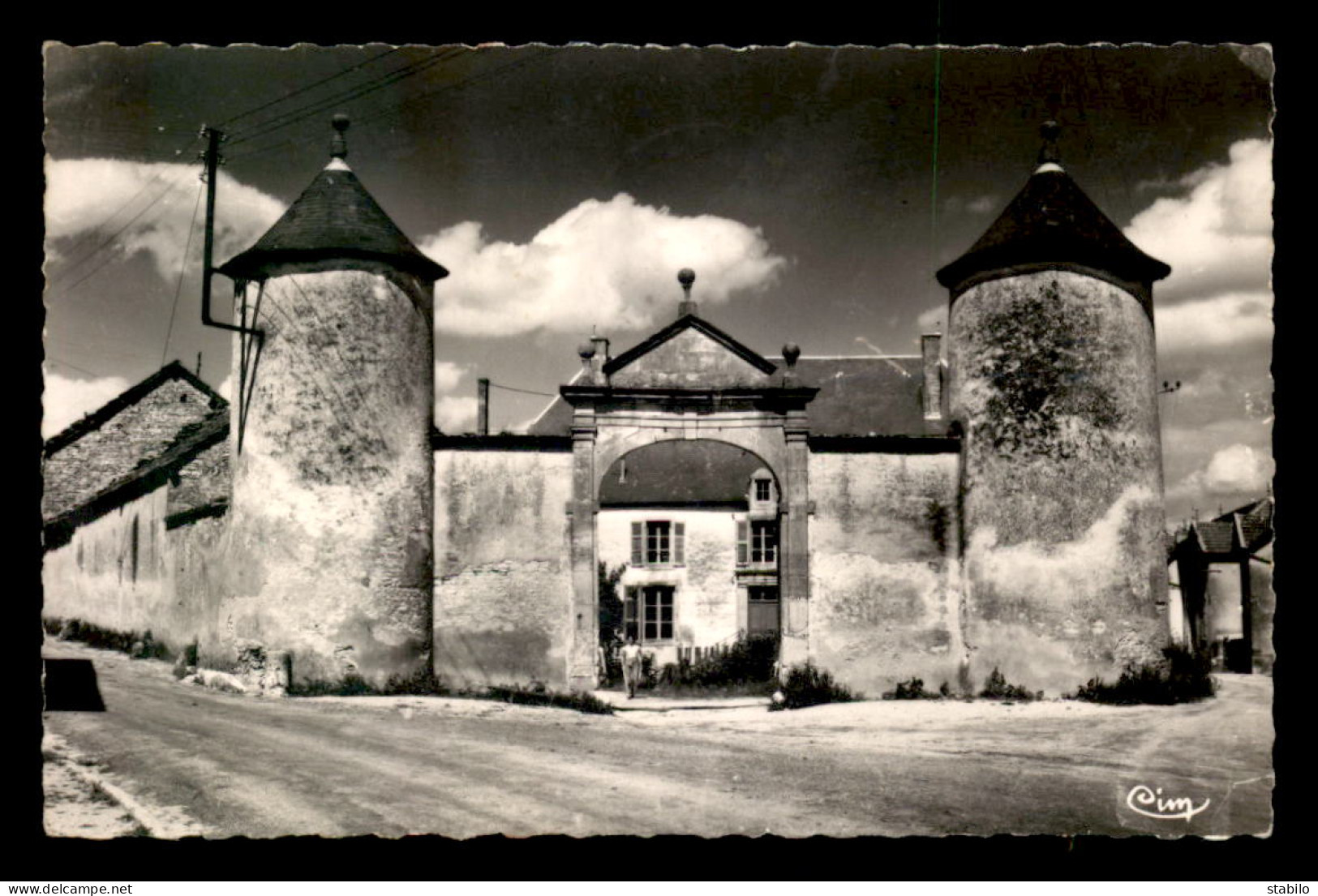 52 - DOULAINCOURT - CHATEAU DE MONTROL - Doulaincourt