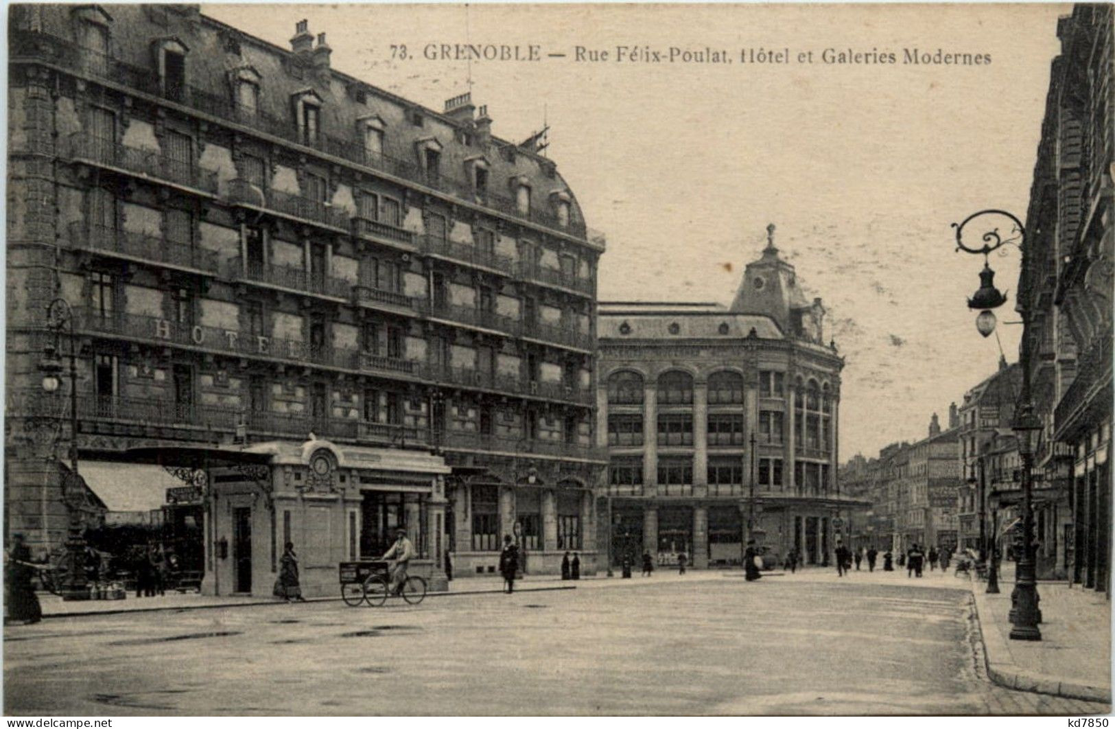 Grenoble - Rue Felix Poulat - Grenoble