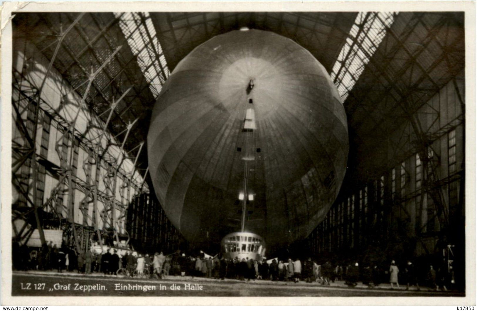 Graf Zeppelin - Einbringen In Die Halle - Dirigeables