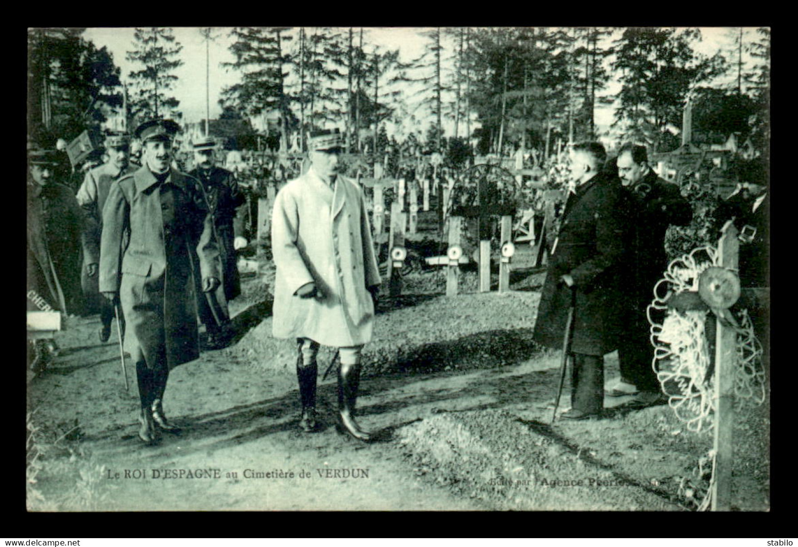 55 - VERDUN - VISITE DU ROI D'ESPAGNE AU CIMETIERE - GUERRE 14/18 - Verdun