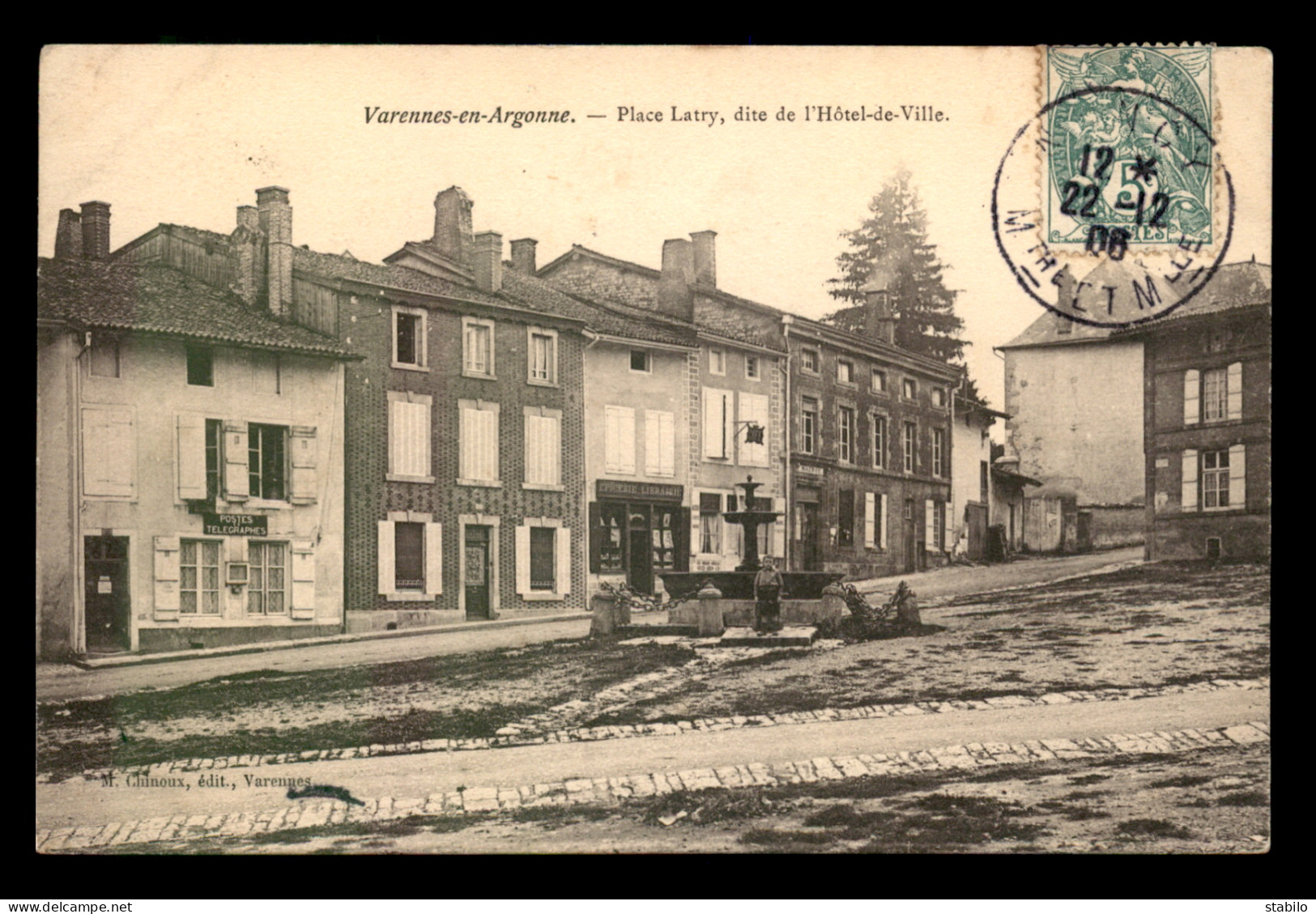 55 - VARENNES-EN-ARGONNE - PLACE LATRY DITE DE L'HOTEL DE VILLE - EDITEUR CHINOUX - Andere & Zonder Classificatie