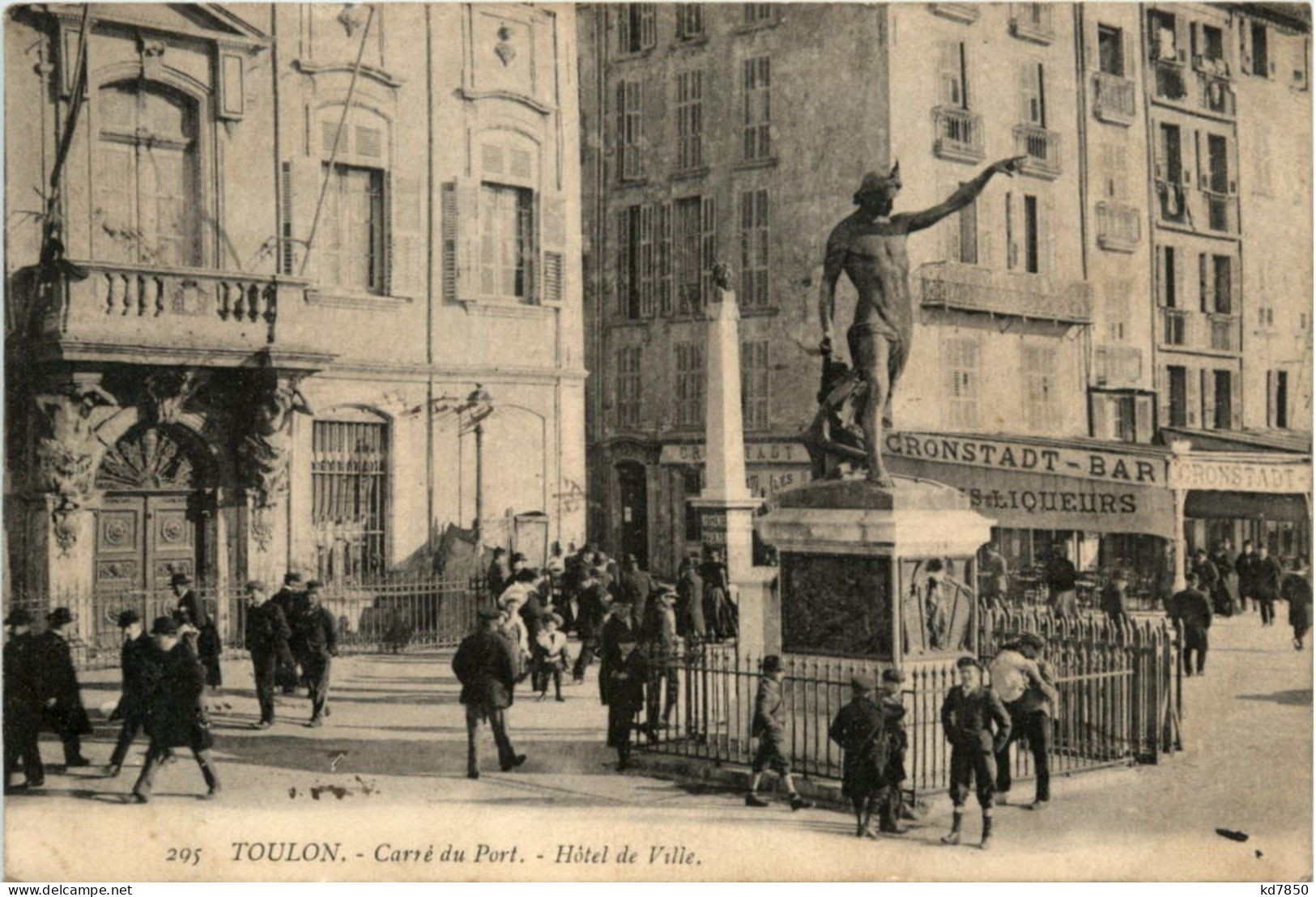 TToulon - Carre Du Port - Toulon