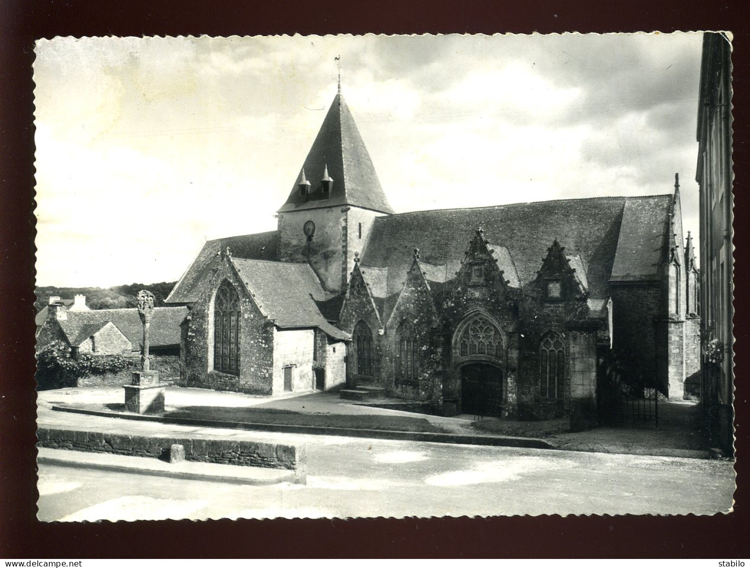 56 - ROCHEFORT-EN-TERRE - L'EGLISE - Rochefort En Terre