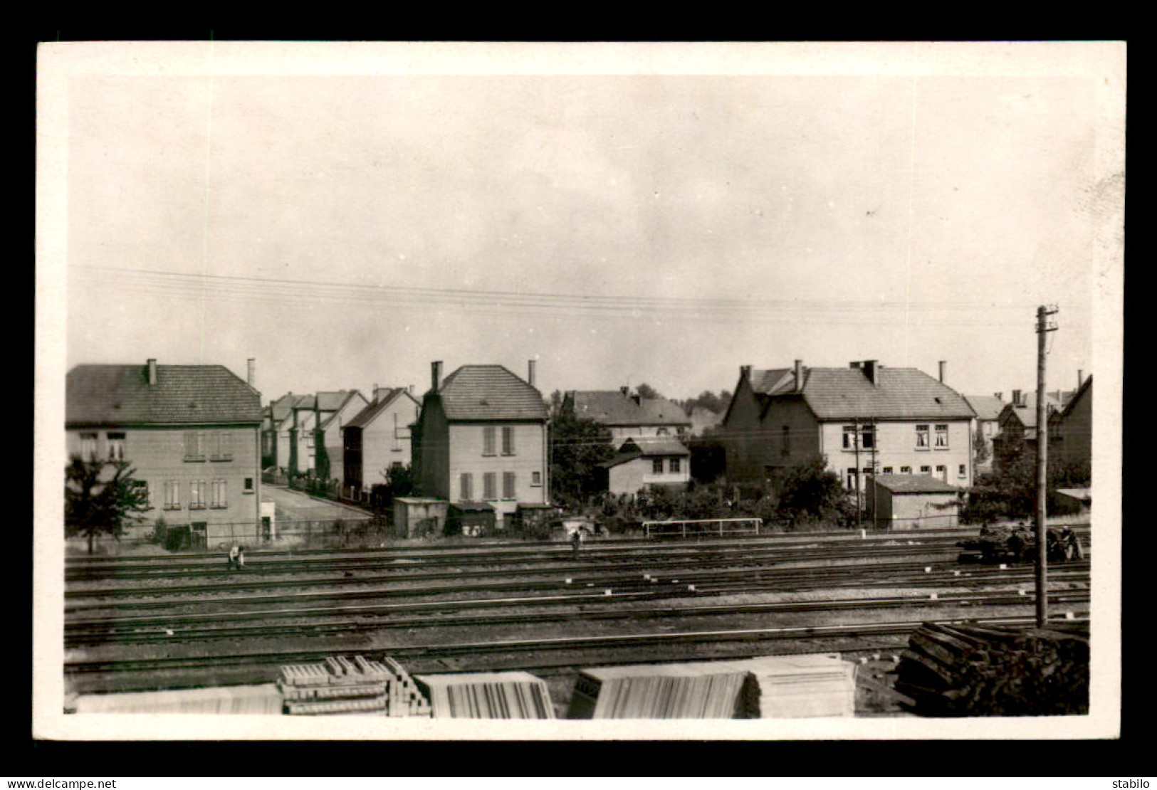 57 - HAGONDANGE - QUARTIER LOUCHEUR-SUD - VUE SUR LES VOIES DE CHEMIN DE FER - LOGEMENT SOCIAL - Hagondange