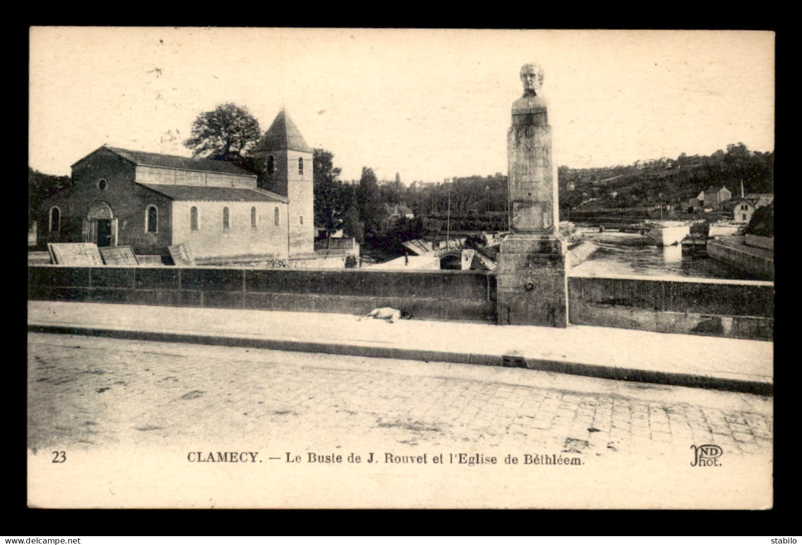 58 - CLAMECY - LE BUSTE DE J. ROUVET ET L'EGLISE DE BETHLEEM - Clamecy