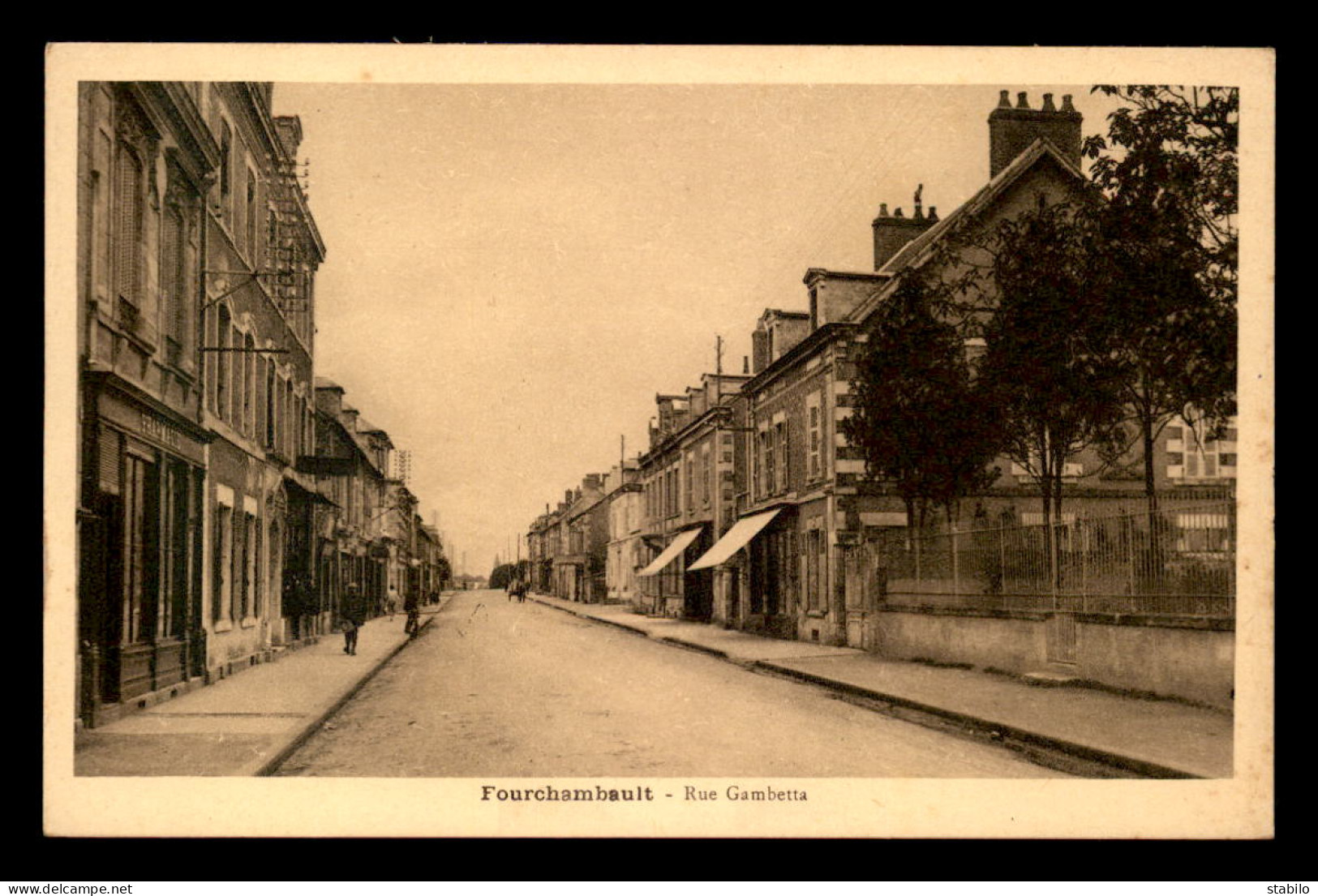 58 - FOURCHAMBAULT - RUE GAMBETTA - Andere & Zonder Classificatie