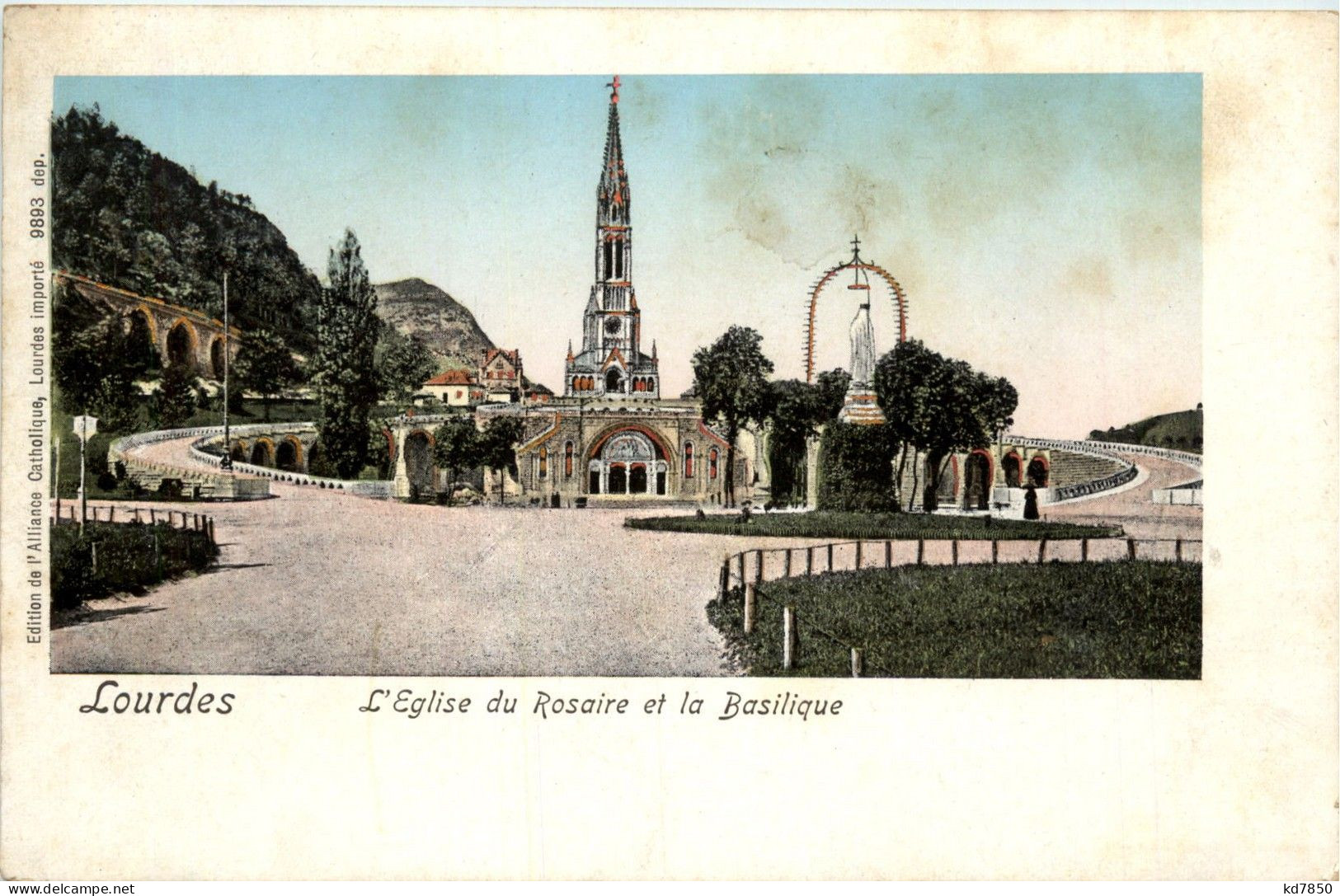 Lourdes - L Eglise Du Rosaire Et La Basilique - Lourdes