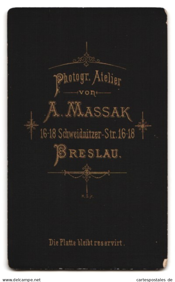Fotografie A. Massak, Breslau, Schweidnitzer-Str. 16-18, Portrait Junge Frau Im Biedermeierkleid Mit Perlenkette  - Anonieme Personen