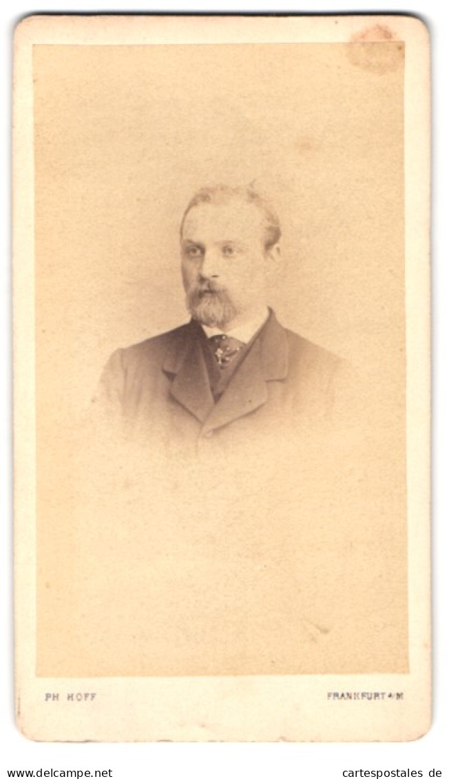 Fotografie Philipp Hoff, Frankfurt A. M., Bleichstr. 38, Portrait Herr Im Anzug Mit Krawatte Und Bart  - Anonymous Persons