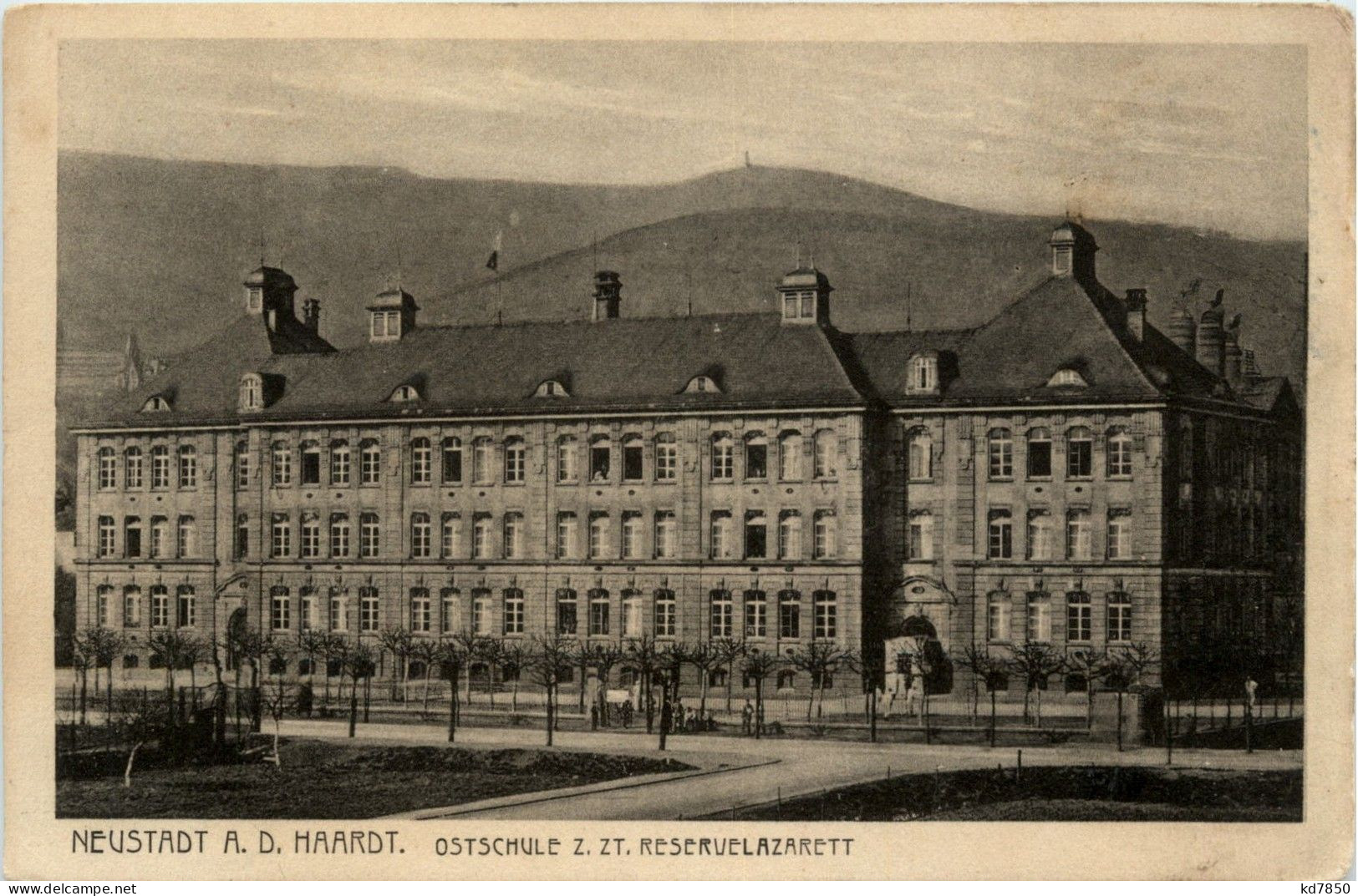 Neustadt - Ortschule Z. Zt. Reservelazarett - Neustadt (Weinstr.)