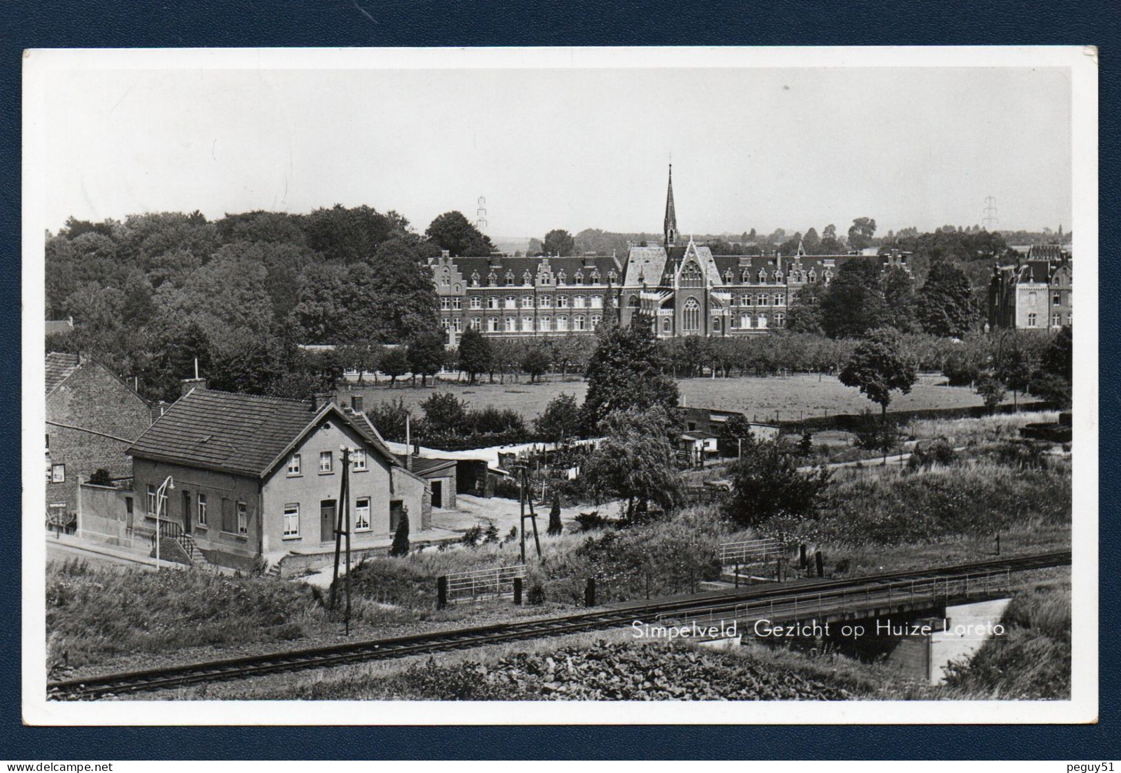 Simpelveld. Musée Huize Loreto à L'intérieur De L'ancien Couvent. Eglise Saint-Remi Près De La Gare, Voie Ferrée.  1958 - Simpelveld