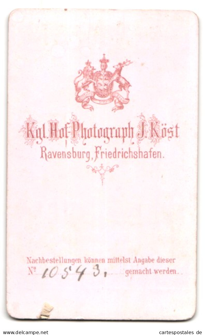Fotografie J. Köst, Ravensburg, Portrait Herr Im Grauen Anzug Mit Fliege Und Halbglatze  - Anonyme Personen