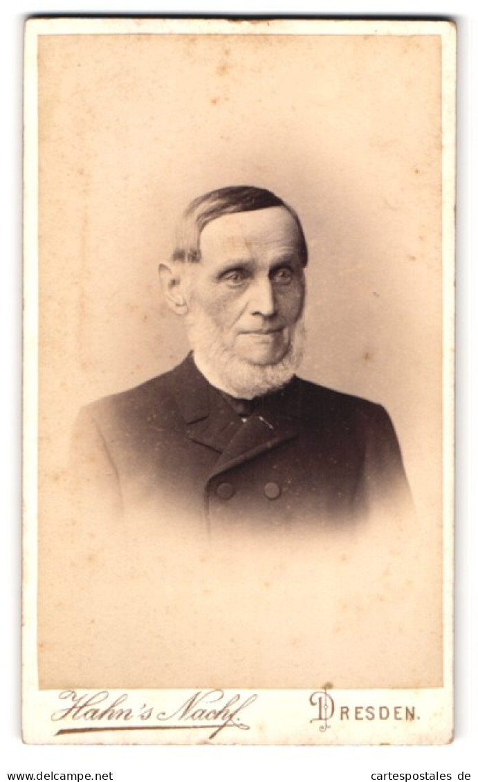 Fotografie Hahn's Nachf., Dresden, Waisenhausstr. 16, Portrait Stattlicher Herr Mit Lincolnbart Im Anzug  - Anonieme Personen