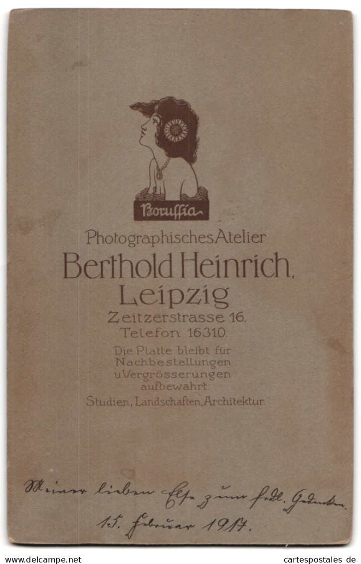 Fotografie Berthold Heinrich, Leipzig, Zeitzerstrasse 16, Portrait Junge Dame In Modischer Kleidung  - Anonyme Personen