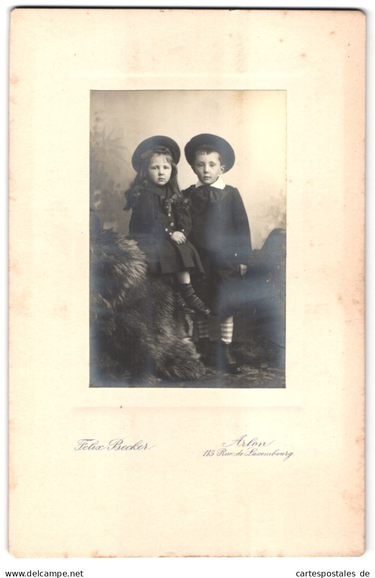 Fotografie Felix Becker, Arlon, 113 Rue De Luxembourg, Kleiner Junger Mit Seiner Schwester  - Anonieme Personen