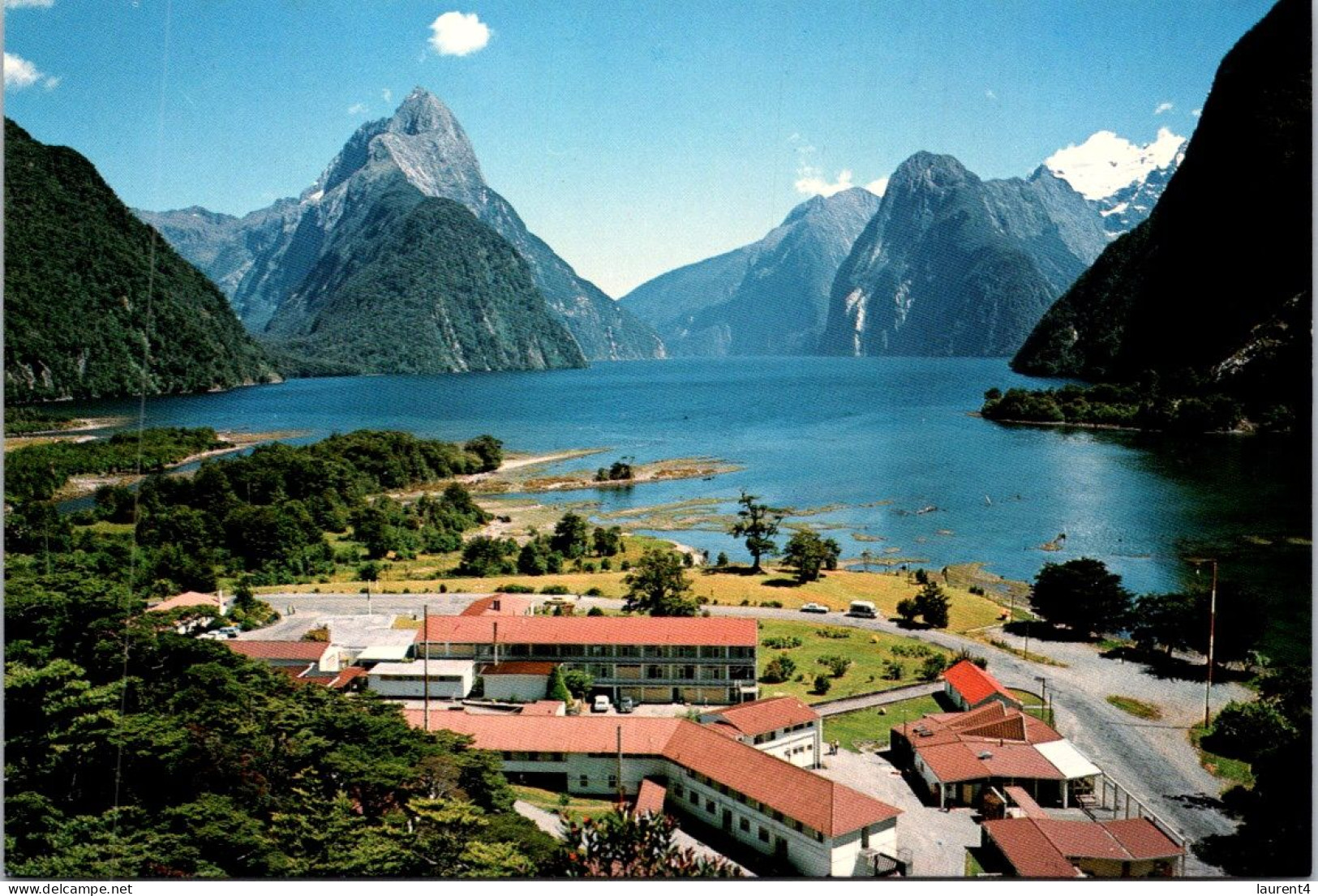 29-4-2024 (3 Z 23) New Zealand - Mitre Peak Hotel - Nieuw-Zeeland
