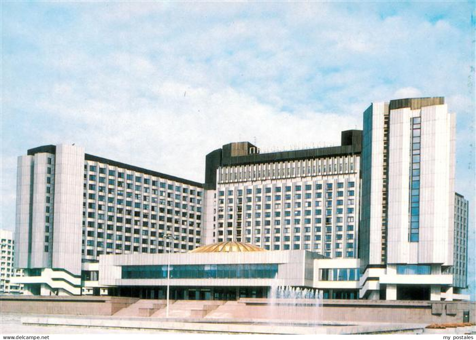 73941604 Leningrad_St_Petersburg_RU Pribaltiyskaya Hotel 1979 - Russie