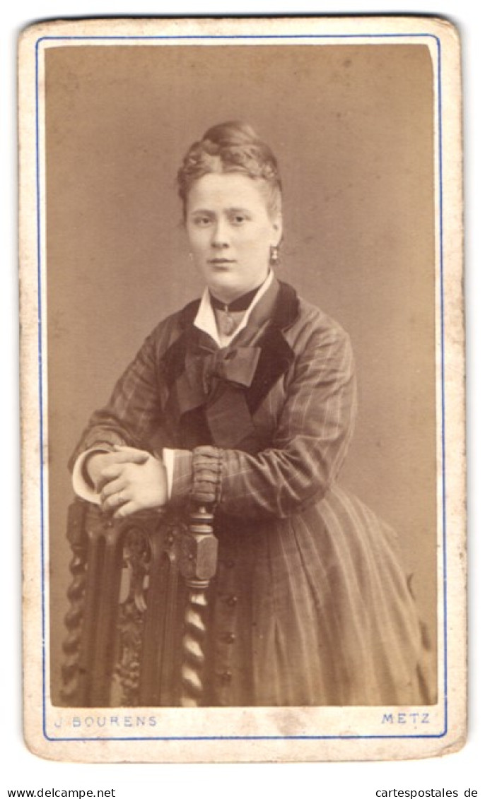 Photo J. Bourens, Metz, Rue Serpenoise 27 & 29, Portrait De Bildschöne Junge Frau Im Prachtvollen Kleid  - Anonyme Personen