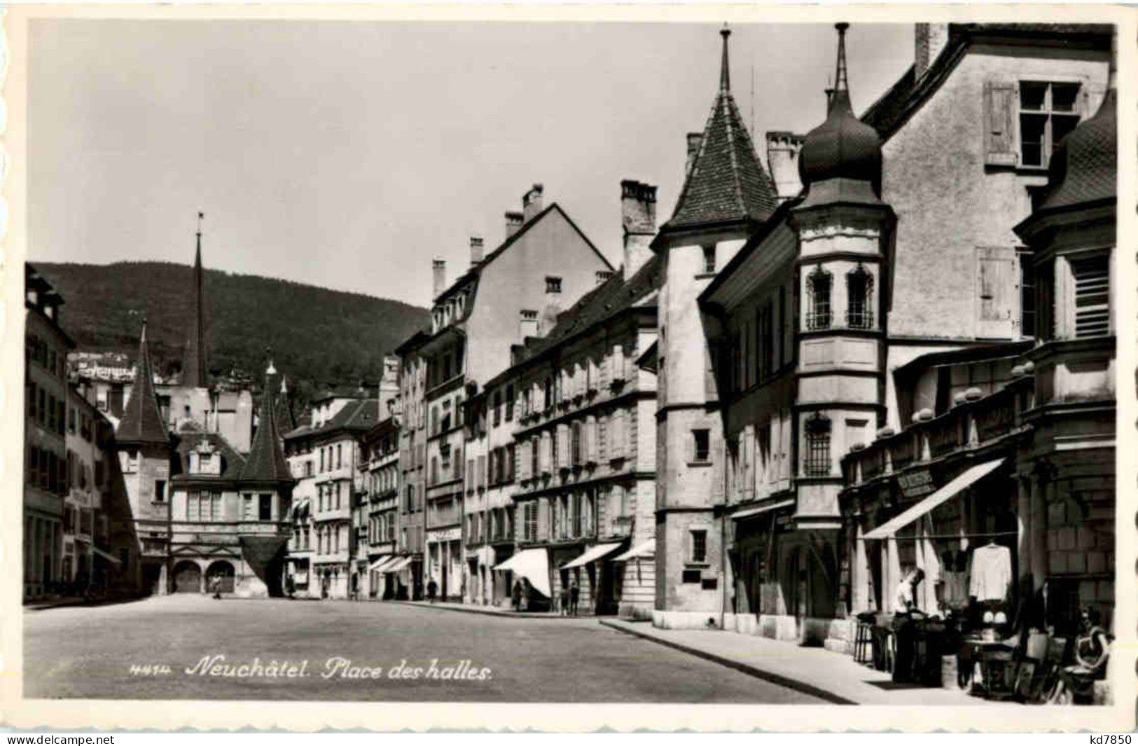 Neuchatel - Place Des Halles - Neuchâtel