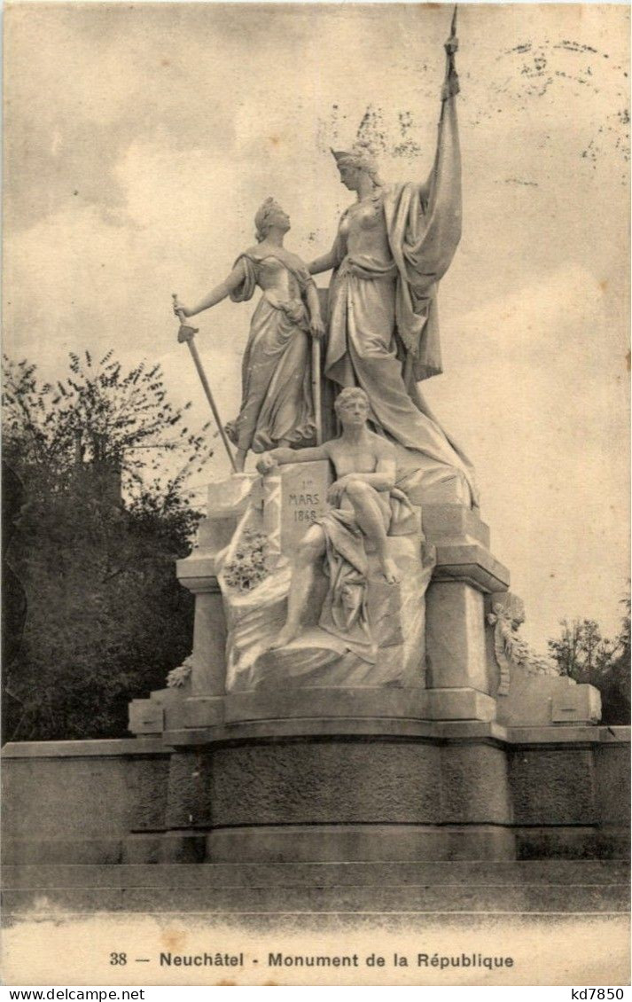 Neuchatel - Monument De La Republique - Neuchâtel