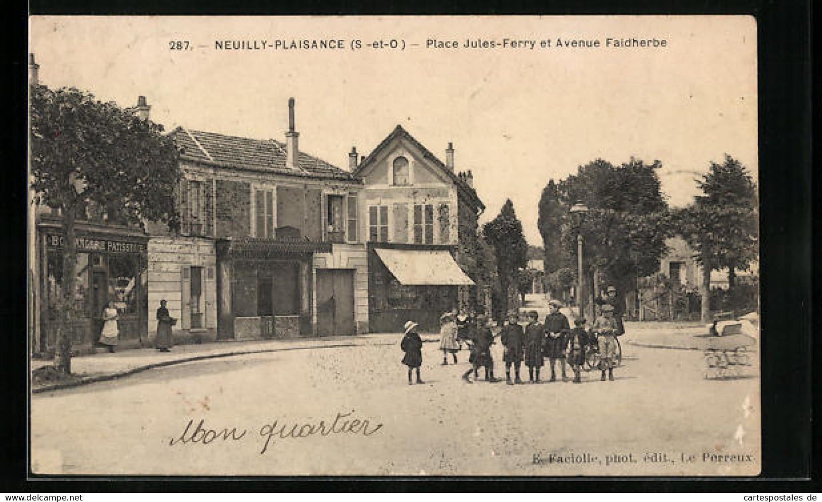 CPA Neuilly-Plaisance, Place Jules-Ferry Et Avenue Faidherbe  - Neuilly Plaisance