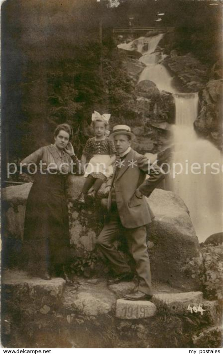 73794217 Ueberlingen Bodensee Familien-Foto Vorm Wasserfall Ueberlingen Bodensee - Ueberlingen