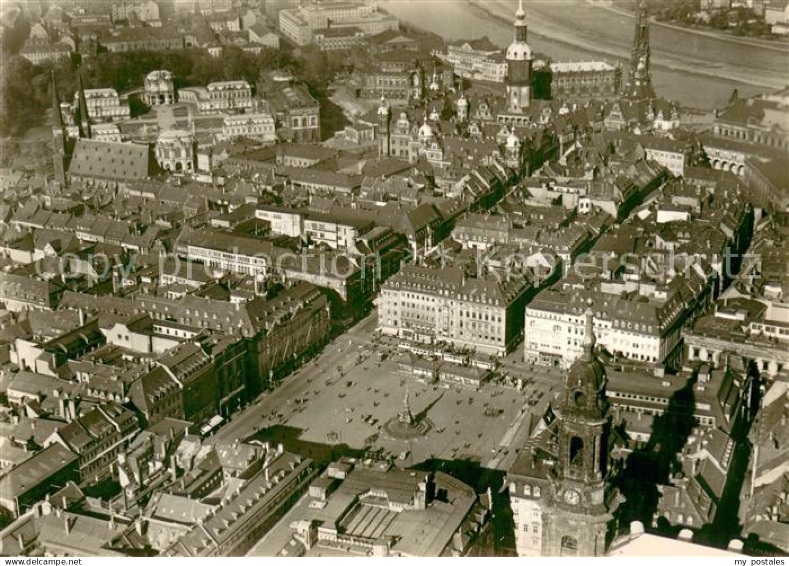 73745982 Dresden Elbe Altmarkt Vor Der Zerstoerung 1945 Fliegeraufnahme  - Dresden