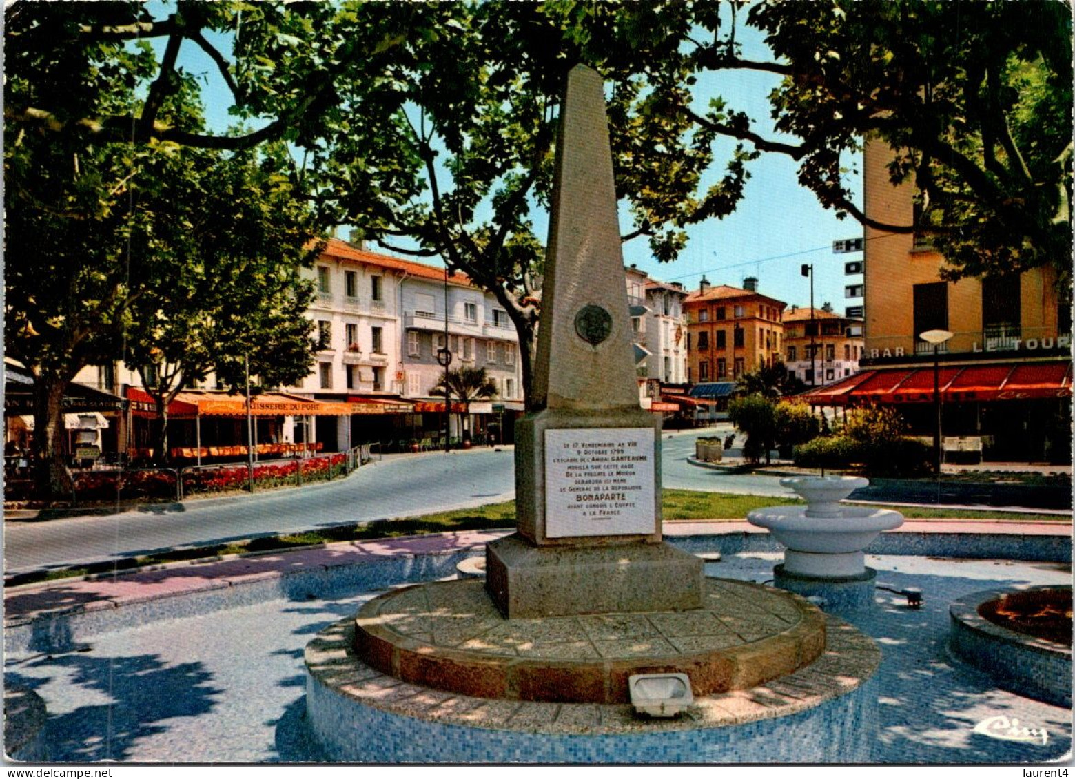 29-4-2024 (3 Z 25 France - La Place De St Rapaël (et Monument) - Saint-Raphaël