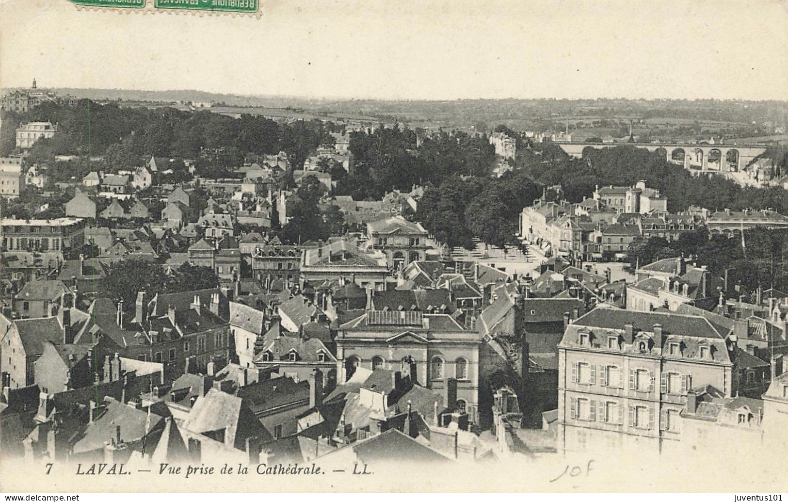 CPA Laval-Vue Prise De La Cathédrale-7-Timbre   L2876 - Laval