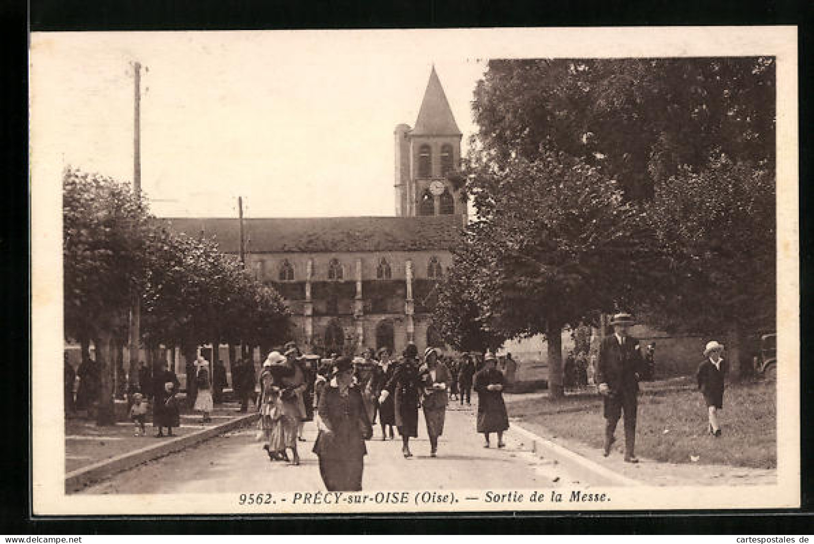 CPA Précy-sur-Oise, Sortie De La Messe  - Précy-sur-Oise