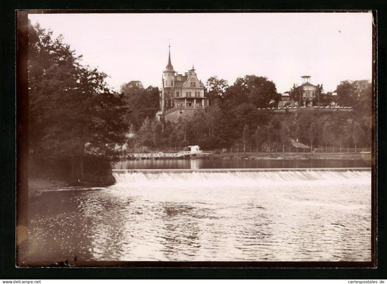 Fotografie Brück & Sohn Meissen, Ansicht Grimma, Muldenwehr Mit Villa Im Hintergrund  - Lieux