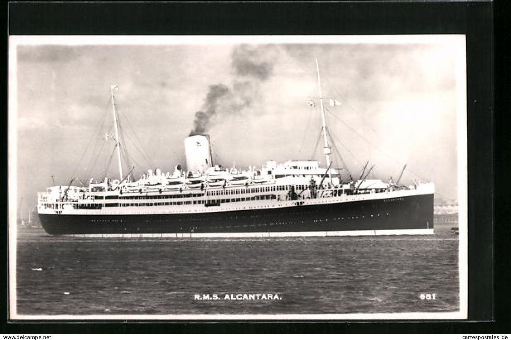 AK Passagierschiff RMS Alcantara Aus Dem Hafen Ausfahrend  - Dampfer