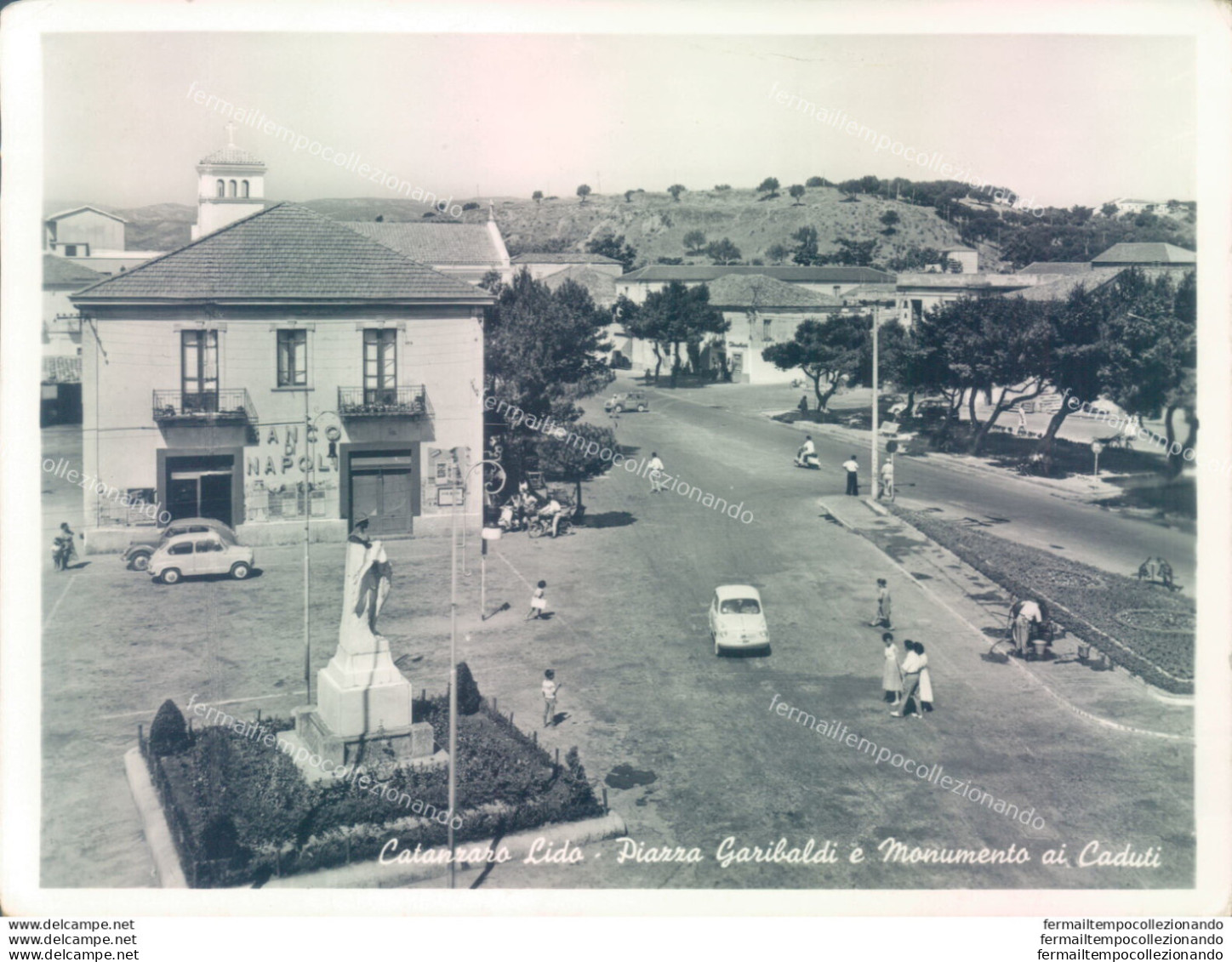 Ac689 Cartolina Catanzaro Lido Piazza Garibaldi E Monumento Ai Caduti - Catanzaro