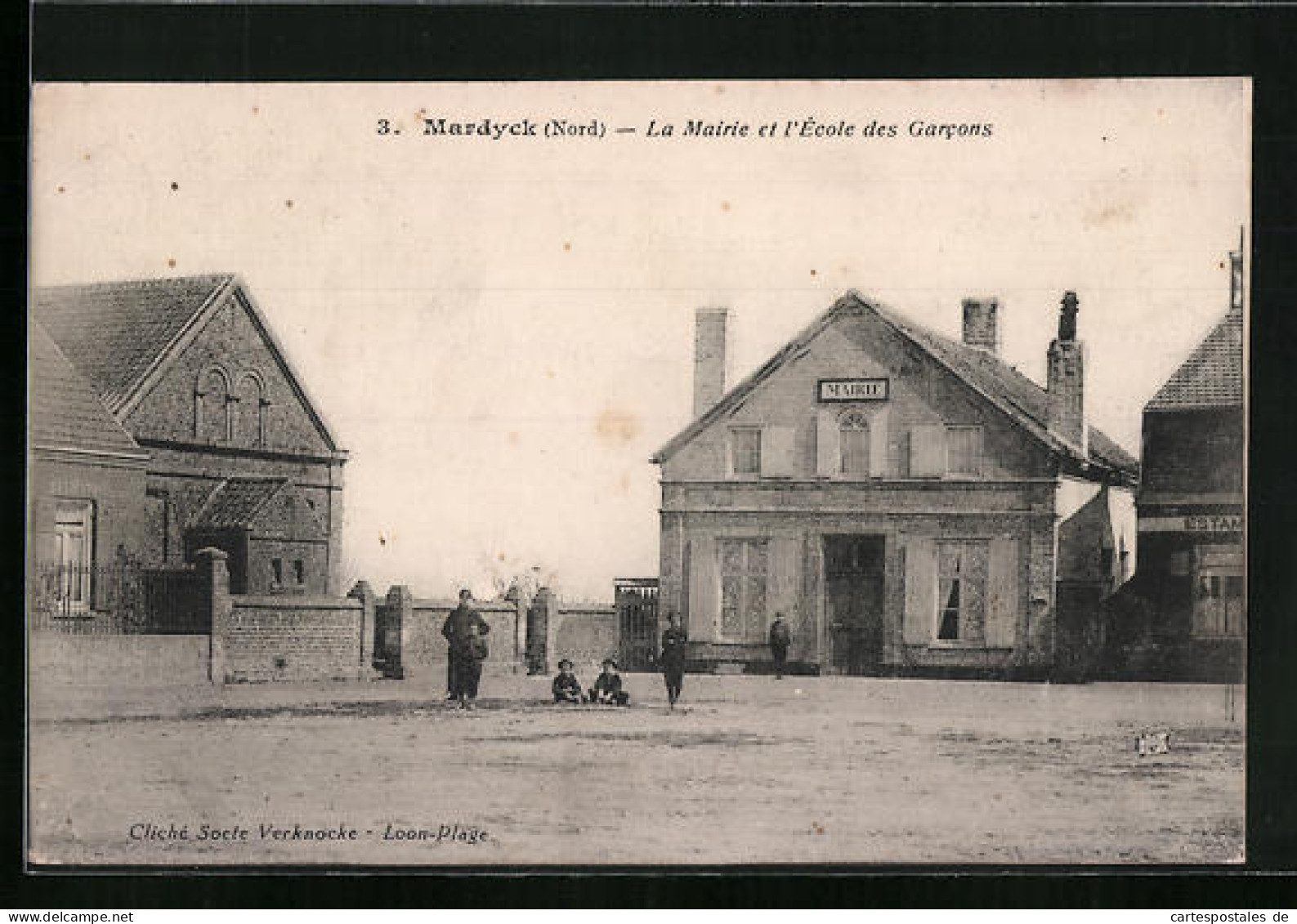 CPA Mardyck, La Mairie Et L`Ecole Des Garcons  - Sonstige & Ohne Zuordnung