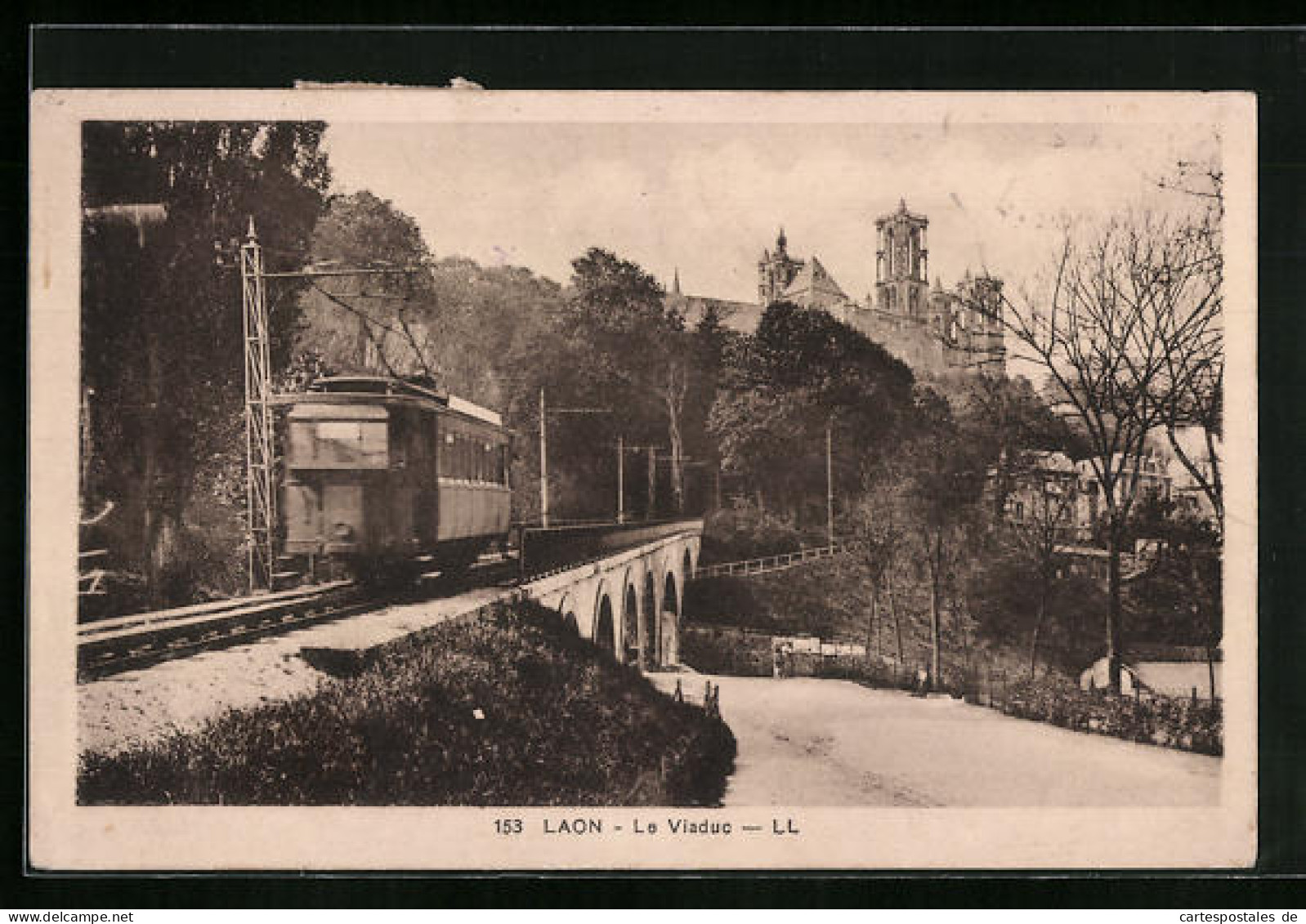 AK Laon, Le Viaduc, Strassenbahn  - Tramways