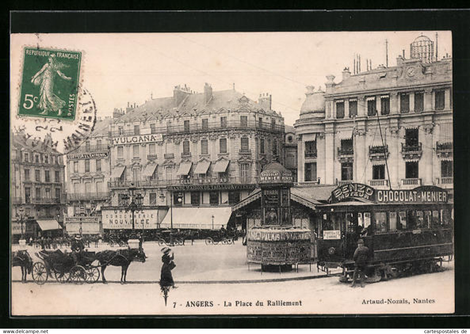 AK Angers, La Place Du Ralliement, Strassenbahn  - Strassenbahnen