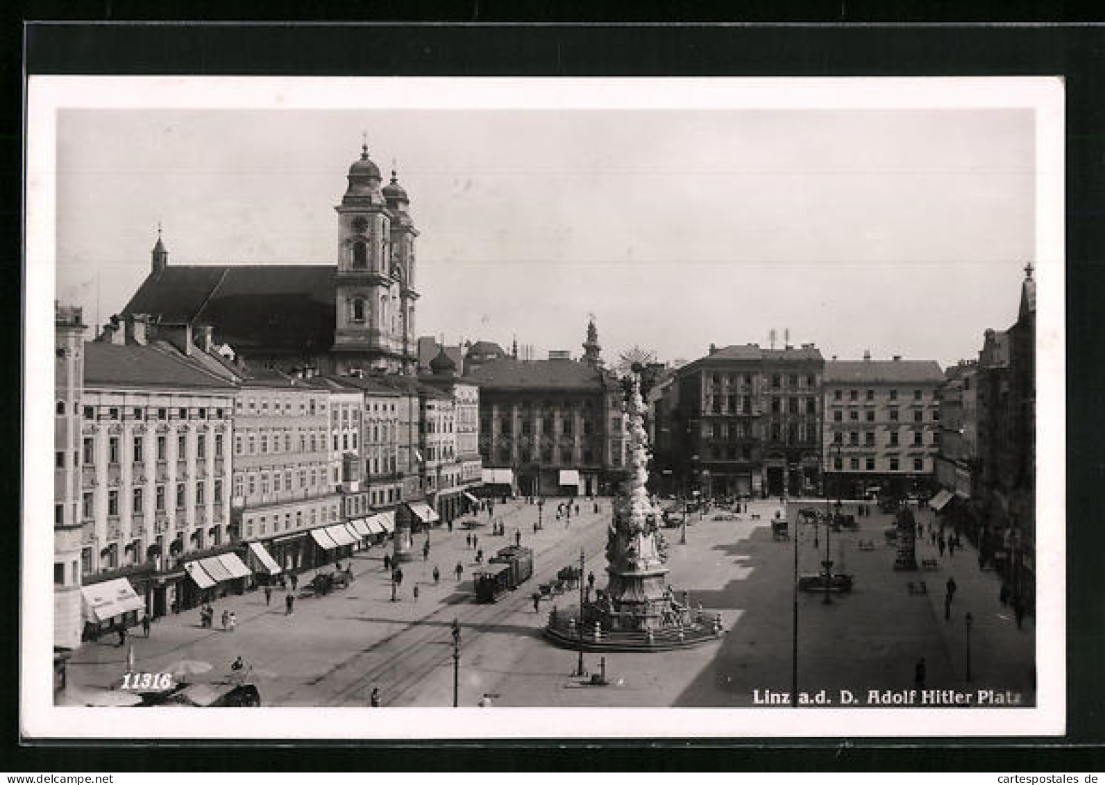 AK Linz A. D. D., Strassenbahn Auf Dem Platz, Kirche Und Pestsäule  - Strassenbahnen