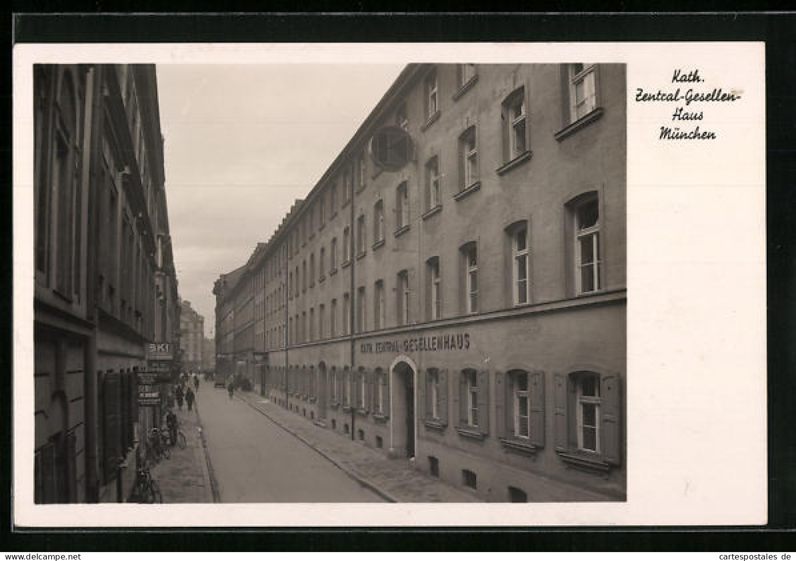 AK München, Kath. Zentral-Gesellen-Haus, Schommerstrasse (Adolf-Kolping-Strasse)  - Muenchen
