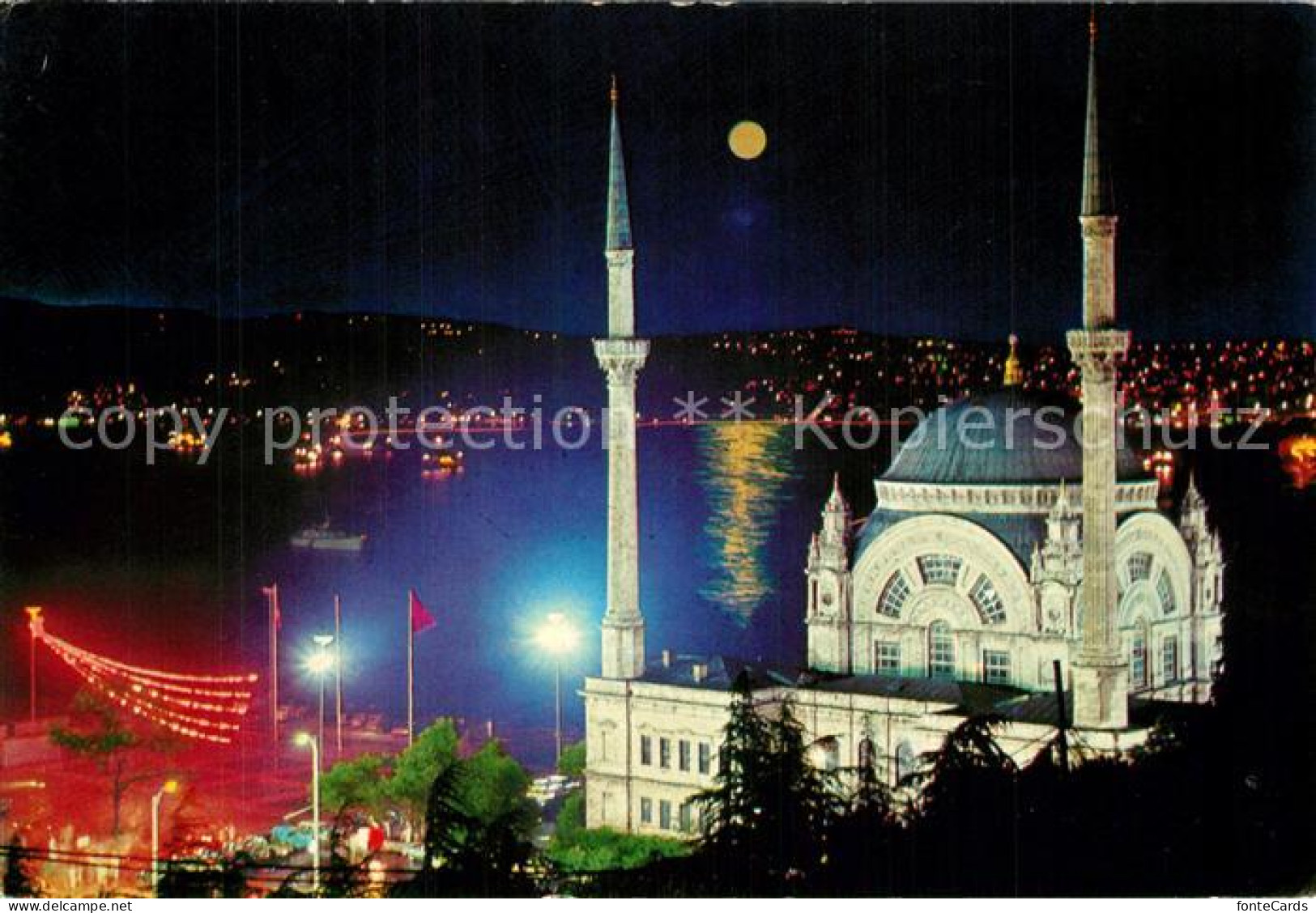 73607403 Istanbul Constantinopel Dolmabahce Mosche Und Bosphorus Istanbul Consta - Türkei