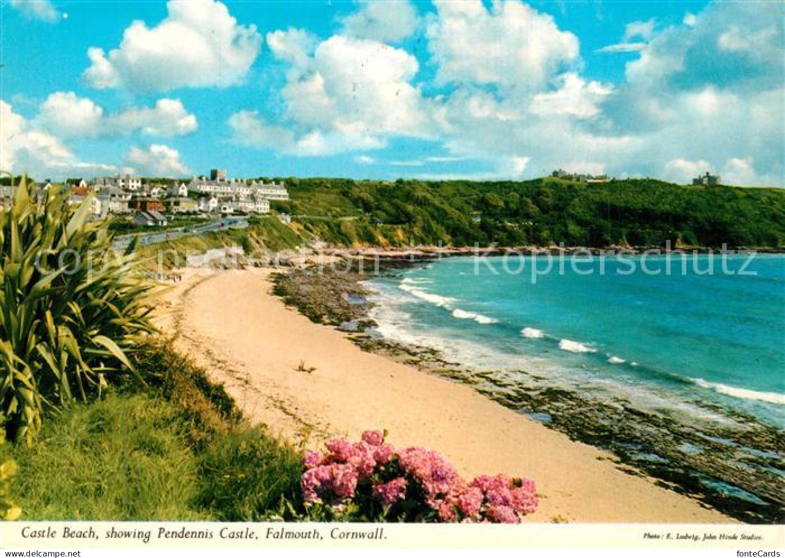 73607215 Falmouth Cornwall Castle Beach Showing Pendennis Castle Falmouth Cornwa - Other & Unclassified