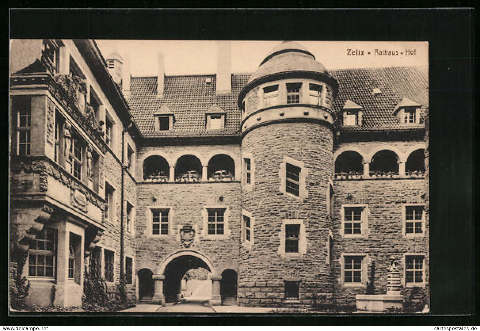 AK Zeitz, Rathaus, Innenhof Mit Brunnen  - Zeitz