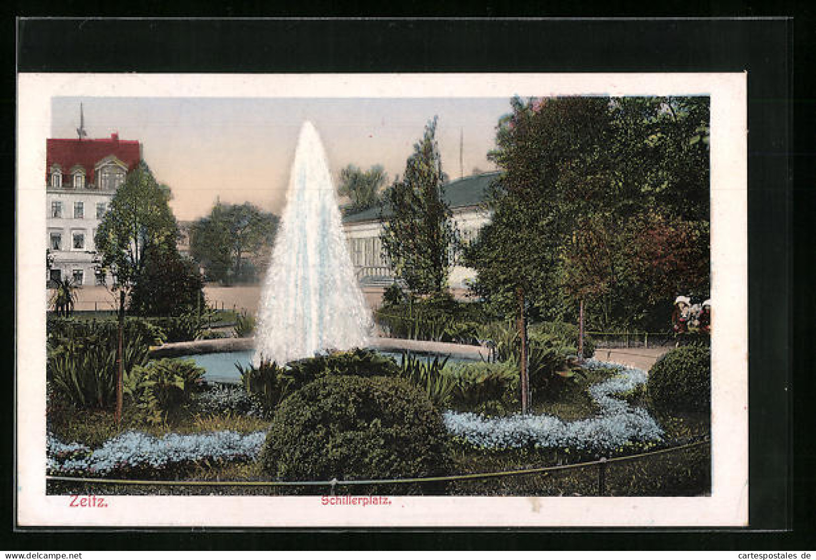 AK Zeitz, Schillerplatz Mit Brunnen Und Besuchern  - Zeitz