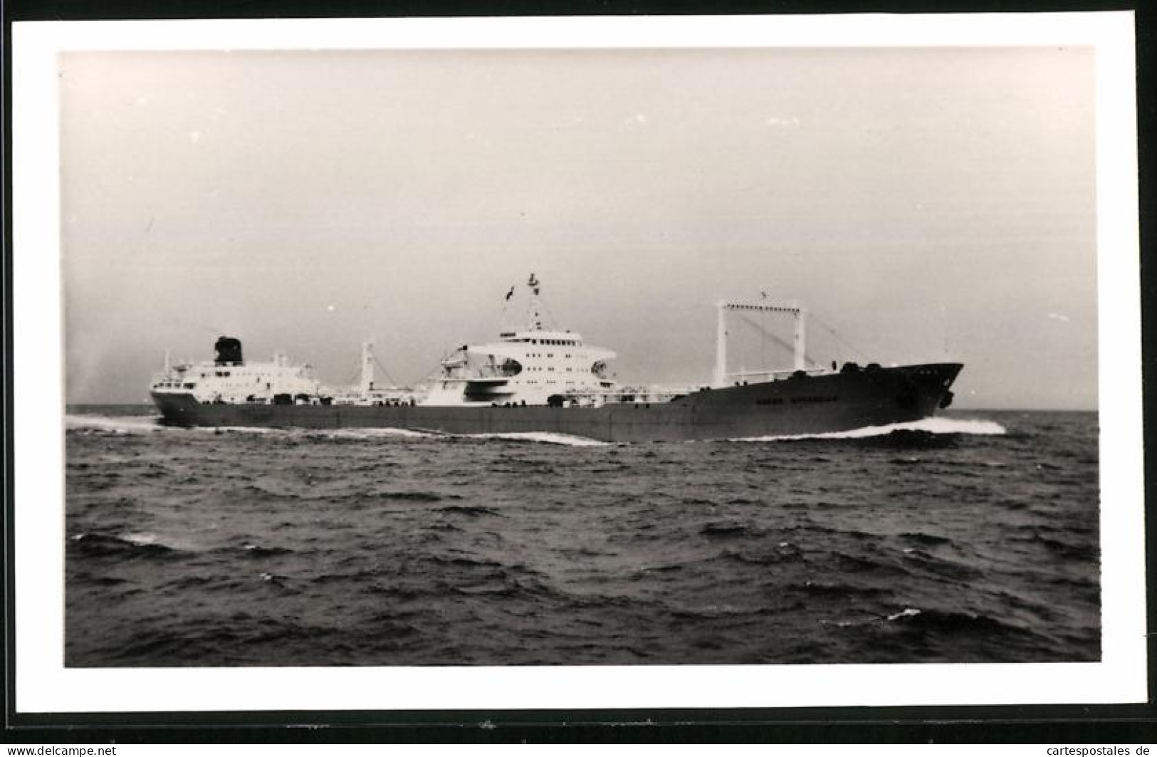 Fotografie Frachtschiff Hoegh Sovereign In Fahrt  - Boats