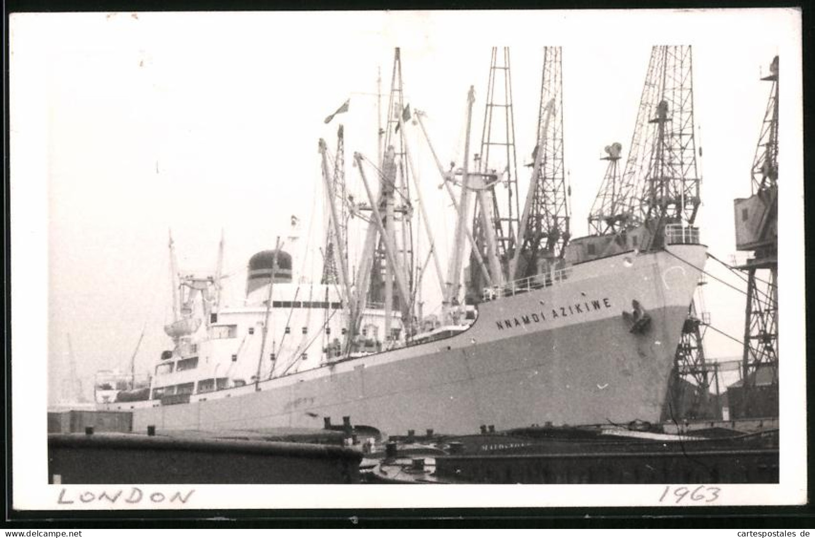 Photo Unbekannter Fotograf, Ansicht London, Frachtschiff Nnamdi Azikiwe Im Hafen  - Lieux
