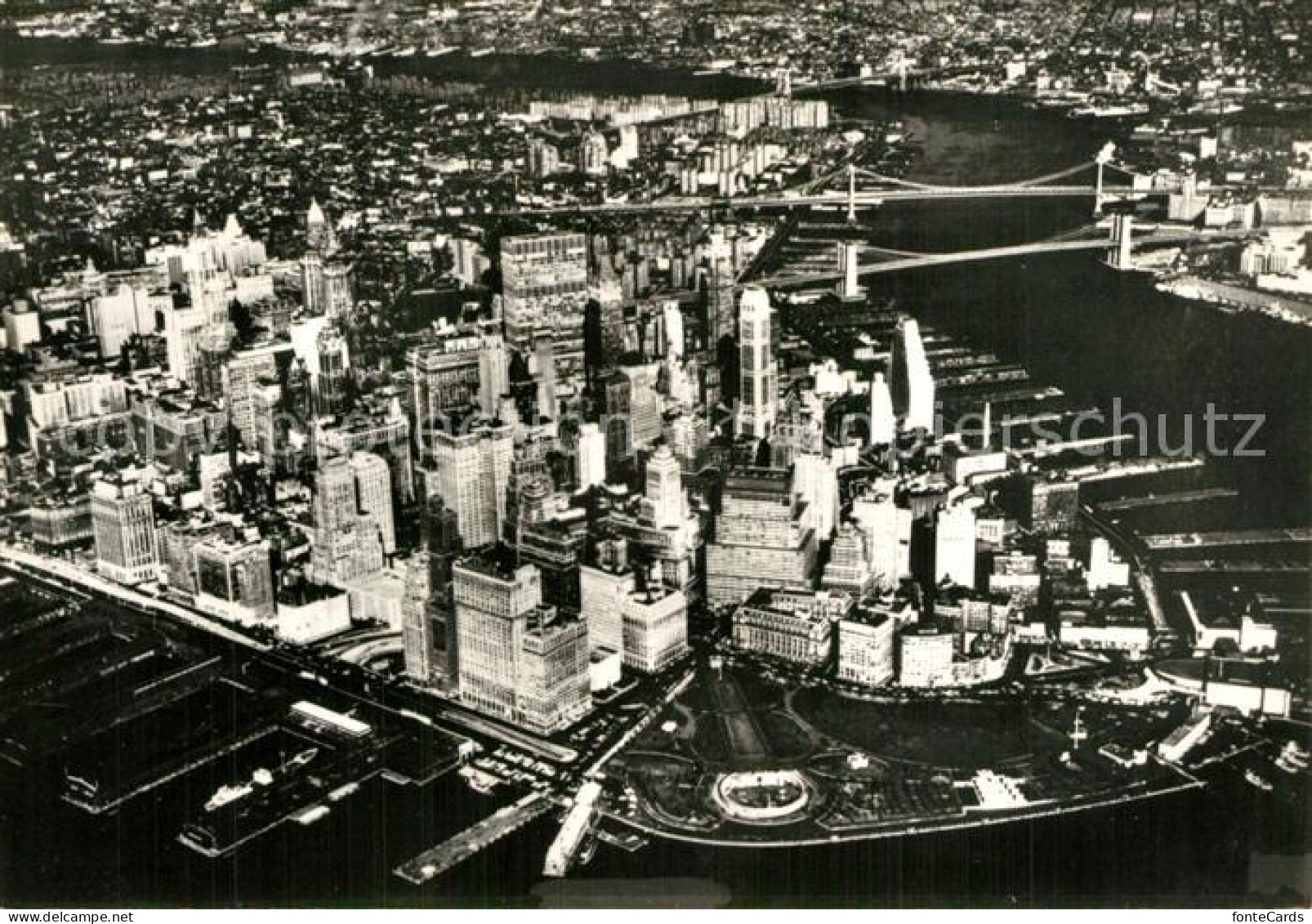 73590456 New_York_City Bird_s Eye View Of The City Near Hudson River Estuary - Other & Unclassified