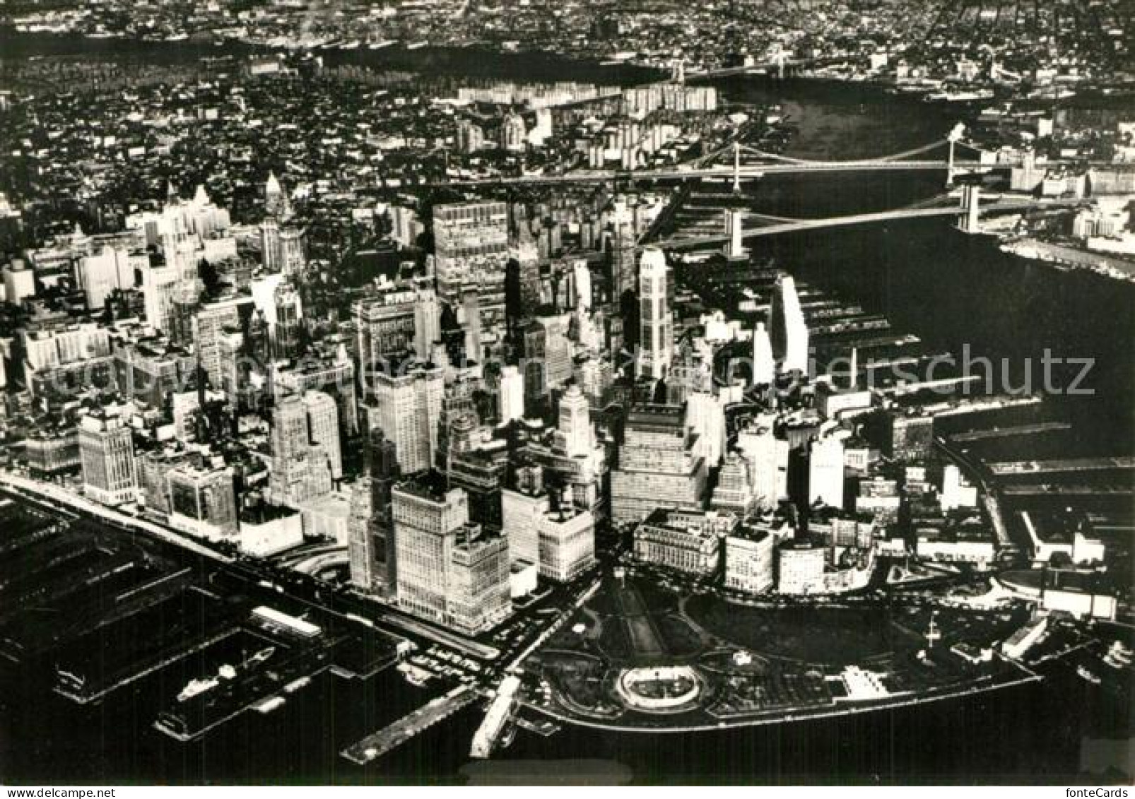 73590456 New_York_City Bird_s Eye View Of The City Near Hudson River Estuary - Altri & Non Classificati