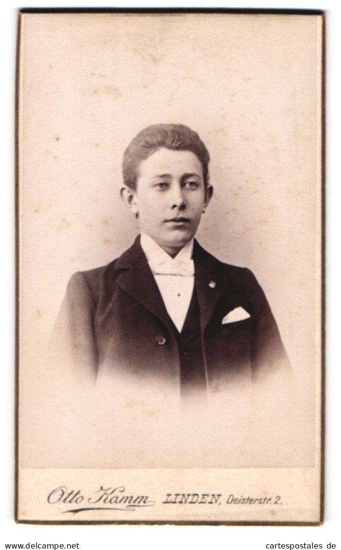 Fotografie Otto Kamm, Linden, Deisterstrasse 2, Junger Mann Mit Eleganter Frisur  - Anonymous Persons