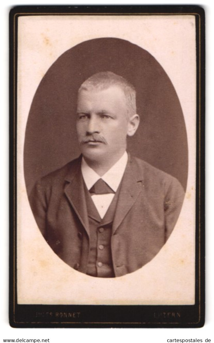 Fotografie Jules Bonnet, Luzern, Zürcherstrasse 50, Bürgerlicher Herr Im Anzug  - Anonymous Persons