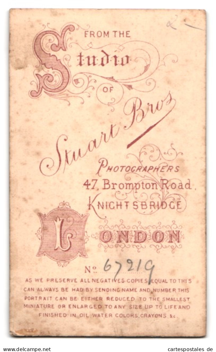 Photo Stuart Bros., London, Brompton Road 47, Junges Mädchen Im Dunklen Kleid Mit Blumenkorb  - Anonyme Personen